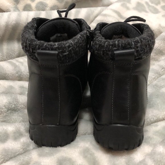 Propet Leather Delaney Lace Up Ankle Boot with Inside Zip - Picture 4 of 6